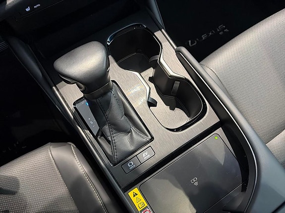 Lexus ES300h 14 of 21