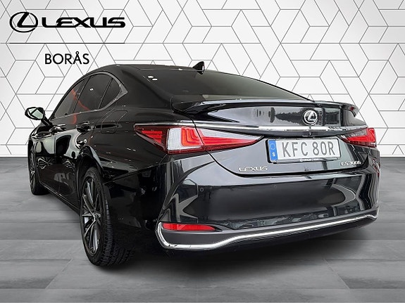 Lexus ES300h 2 of 21