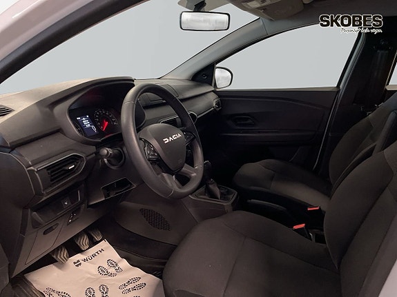 Dacia Sandero 8 of 19