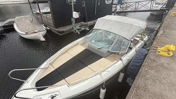 Silver Condor 730 med Mercury Verado 300hk (245tim). 6 of 12