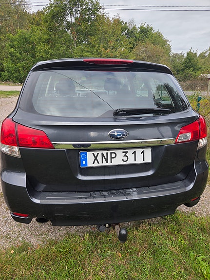 Subaru Legacy 4 of 12