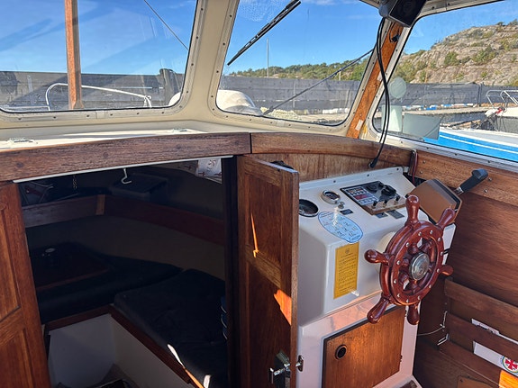 Winga 25, välvårdad med nyare motor 3 of 7