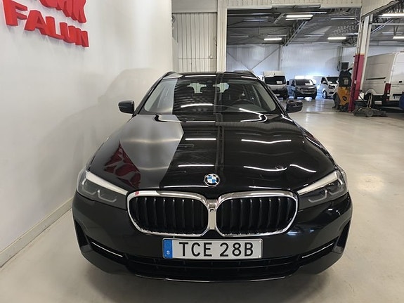 BMW 530e 2 of 10