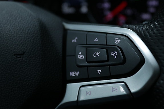 Volkswagen Passat 25 of 28