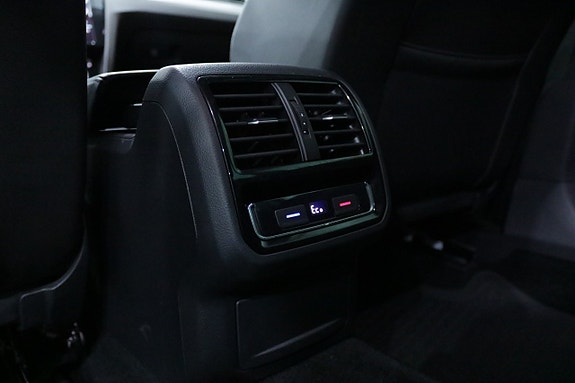 Volkswagen Passat 11 of 28