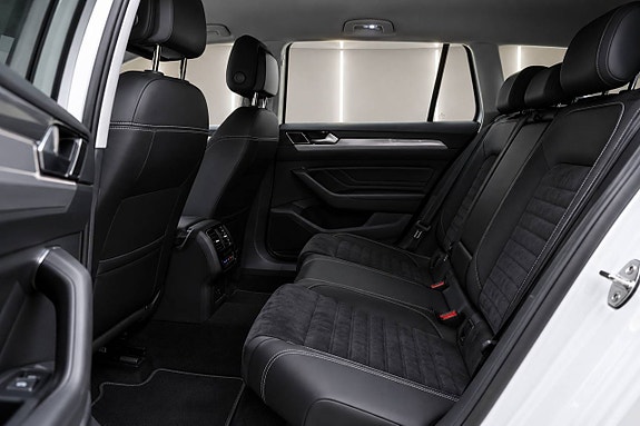Volkswagen Passat 9 of 28