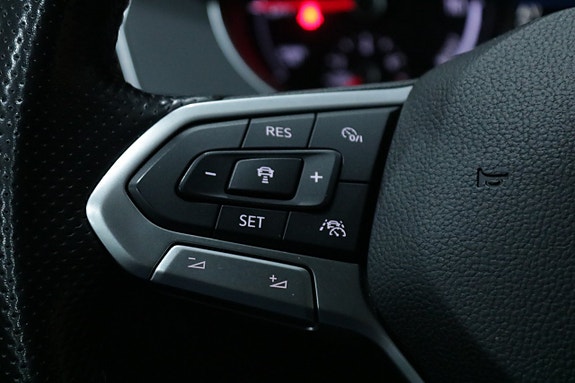 Volkswagen Passat 26 of 28