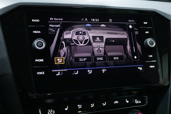 Volkswagen Passat 23 of 28