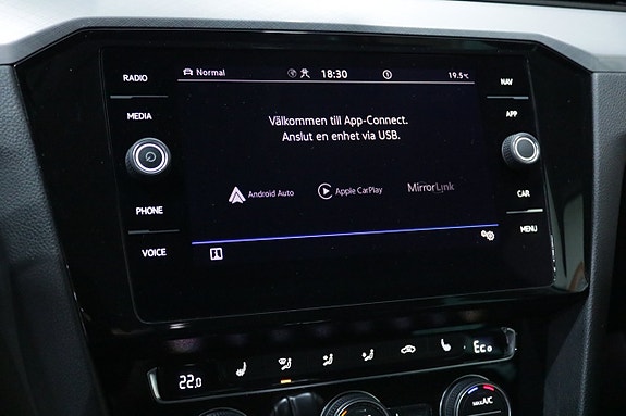 Volkswagen Passat 21 of 28