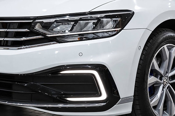 Volkswagen Passat 6 of 28