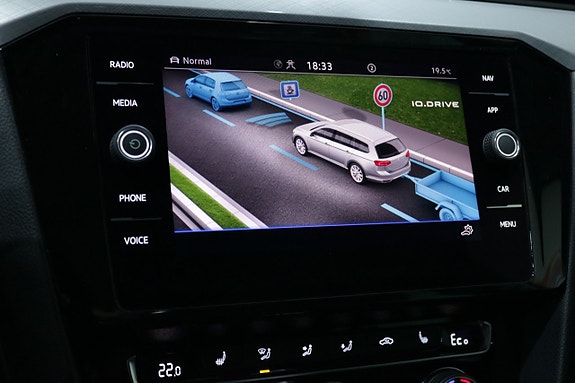 Volkswagen Passat 17 of 28