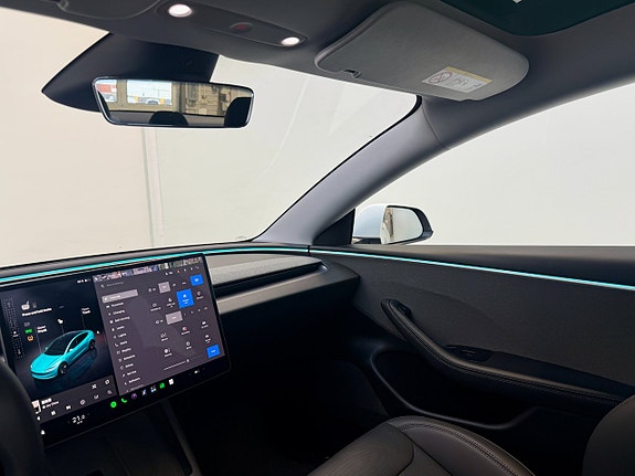 Tesla Model 3 11 of 18