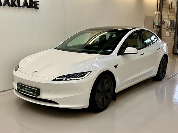Tesla Model 3 17 of 18