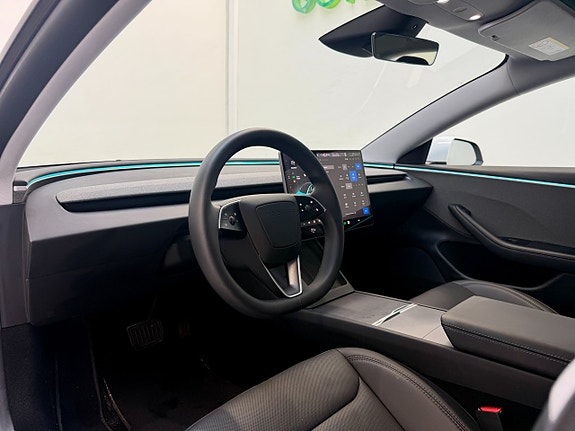 Tesla Model 3 12 of 18