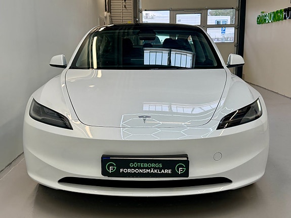 Tesla Model 3 16 of 18