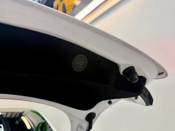 Tesla Model 3 15 of 18