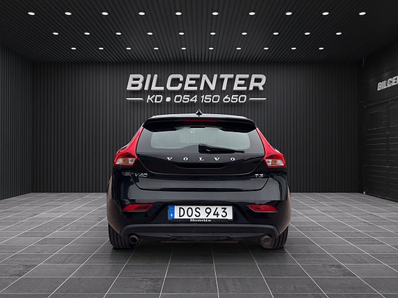 Volvo V40 8 of 19