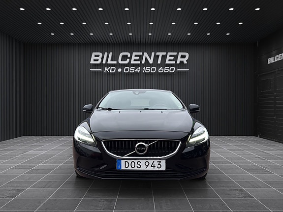 Volvo V40 2 of 19