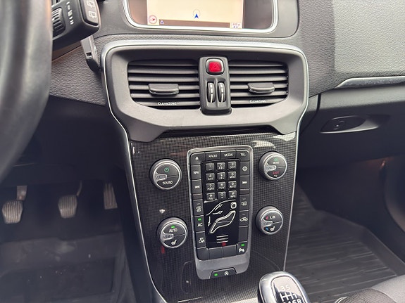 Volvo V40 17 of 19