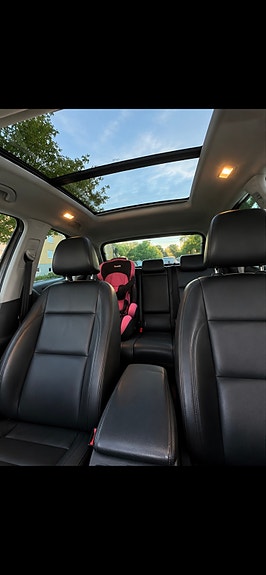 Volkswagen Tiguan 2 of 4