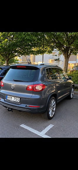 Volkswagen Tiguan 3 of 4
