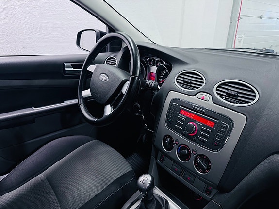 Ford Focus 4 of 15