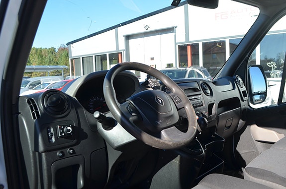Renault Master 14 of 17