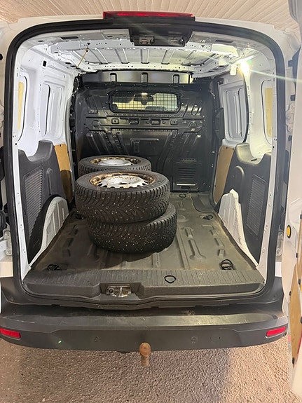 Ford Transit Connect 8 of 14