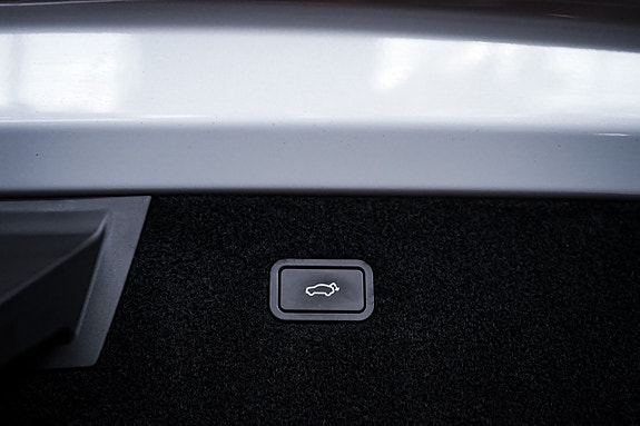 Polestar 4 8 of 30