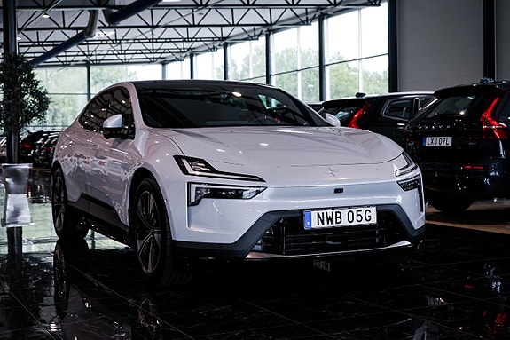 Polestar 4 2 of 30