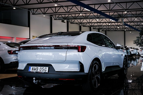 Polestar 4 4 of 30