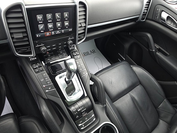 Porsche Cayenne 14 of 15