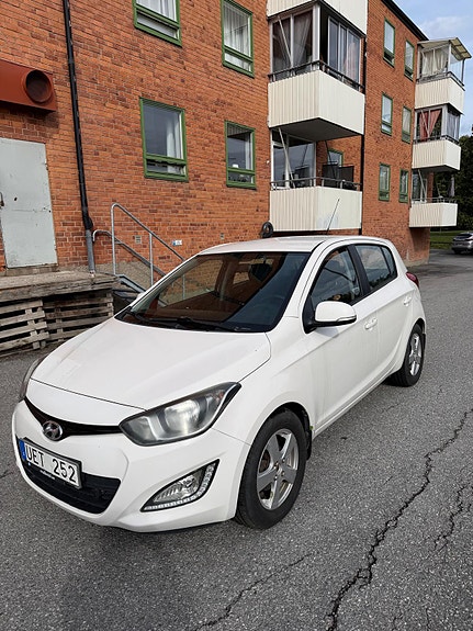 Hyundai i20 4 of 8