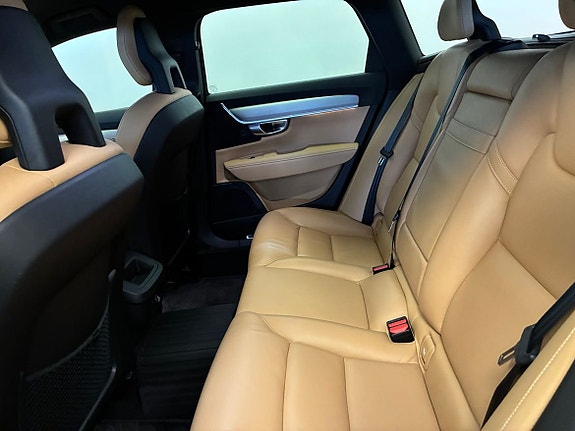 Volvo V90 16 of 18