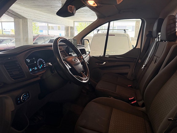 Ford Transit Custom 12 of 17
