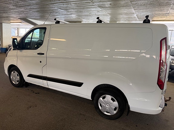 Ford Transit Custom 8 of 17