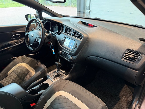 Kia Ceed 8 of 9