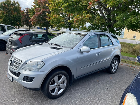 Mercedes-Benz ML280 7 of 7