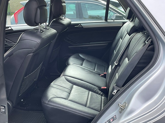 Mercedes-Benz ML280 4 of 7