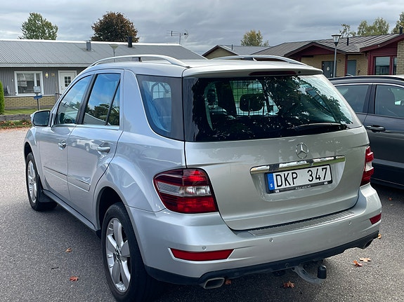 Mercedes-Benz ML280 6 of 7