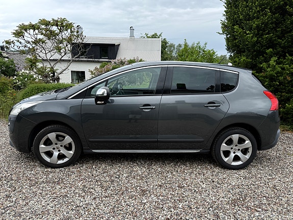 Peugeot 3008 2 of 7