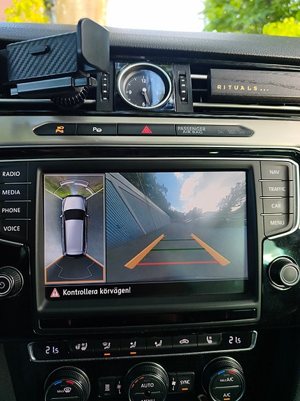 Volkswagen Passat 8 of 10
