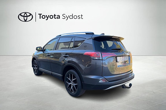 Toyota RAV4 4 of 21