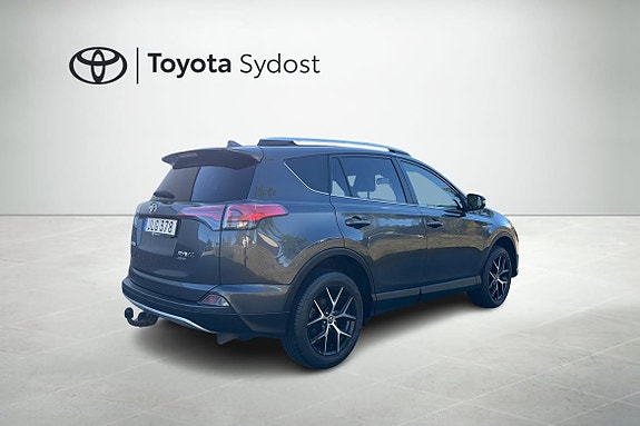 Toyota RAV4 15 of 21