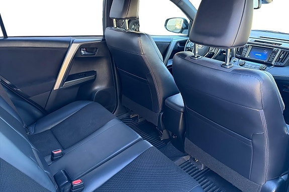 Toyota RAV4 20 of 21