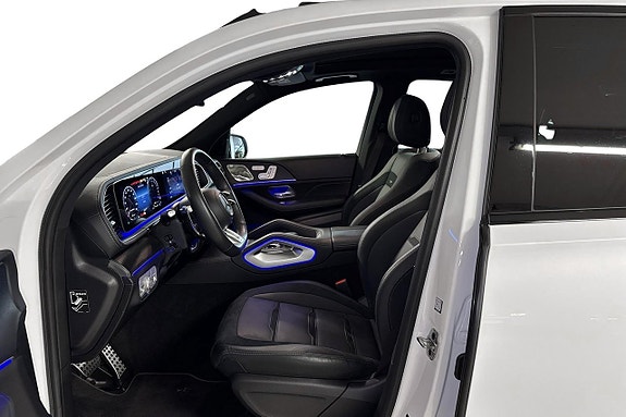 Mercedes-Benz GLE53 13 of 25
