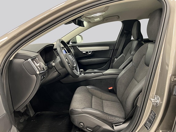 Volvo V90 Cross Country 9 of 25