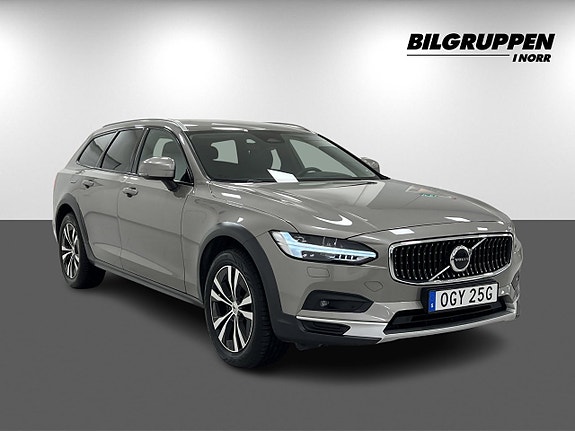 Volvo V90 Cross Country 4 of 25