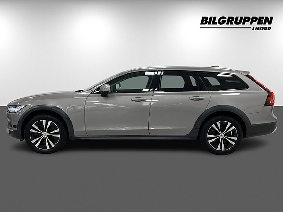 Volvo V90 Cross Country 5 of 25