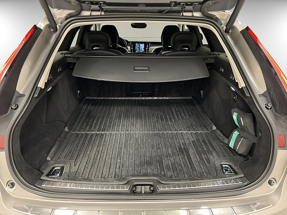 Volvo V90 Cross Country 15 of 25